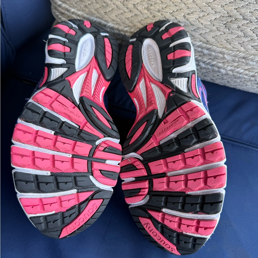 Saucony Pink and Blue Women's Sneakers - Picture 4 of 4
